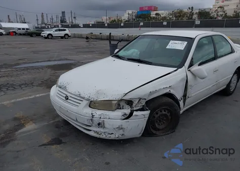 1997 Toyota Camry Le из США, поврежденный, VIN 4T1BG22K3VU042432